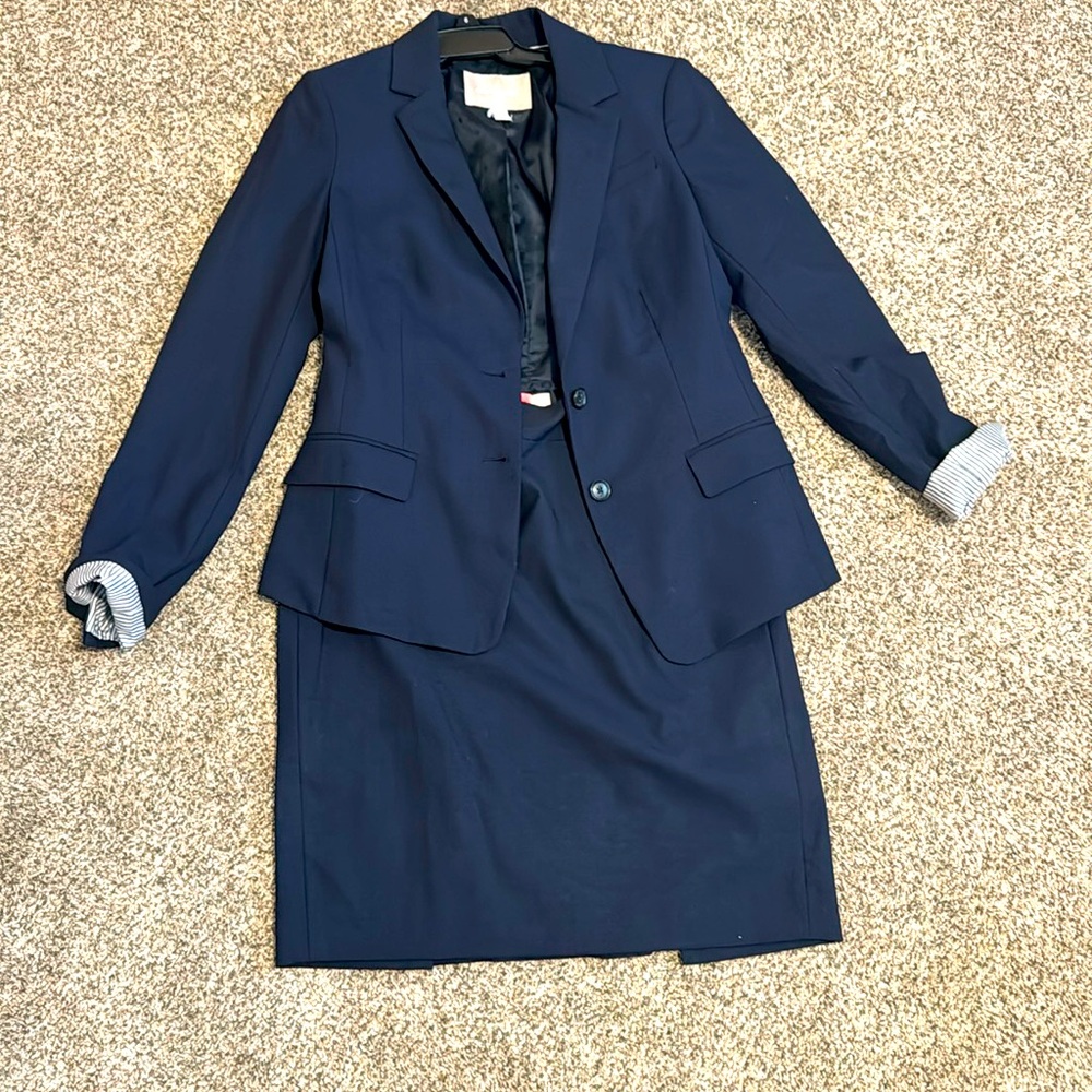 Banana Republic suit, skirt is size 4P and jacket is size 2
